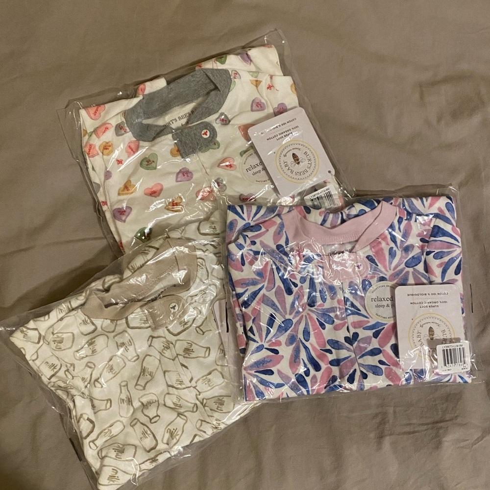 3 unopened Burt’s Bees 6-9m pajamas